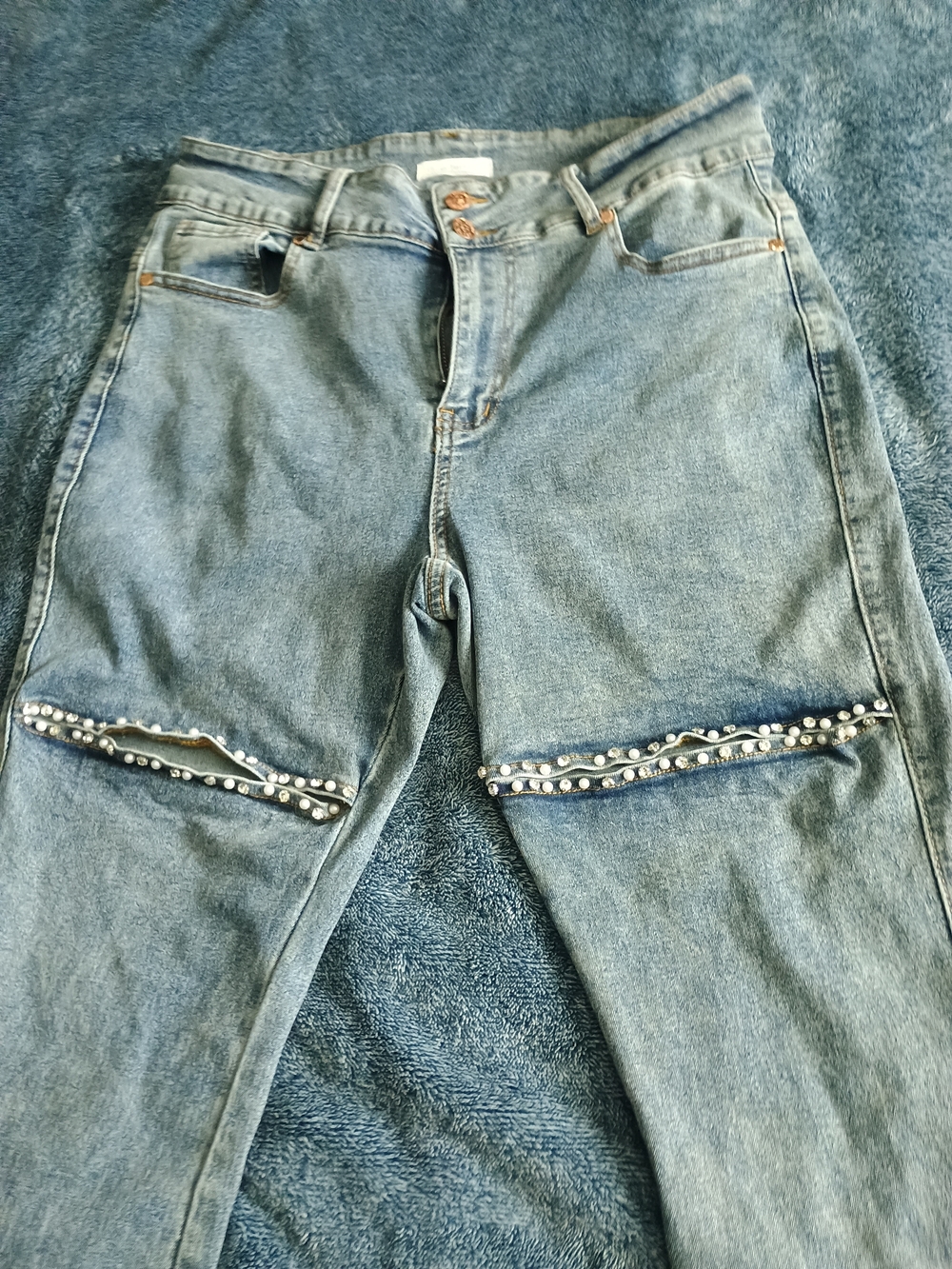 Light Blue Boyfriend Jeans with Knee Pearl Embellishment